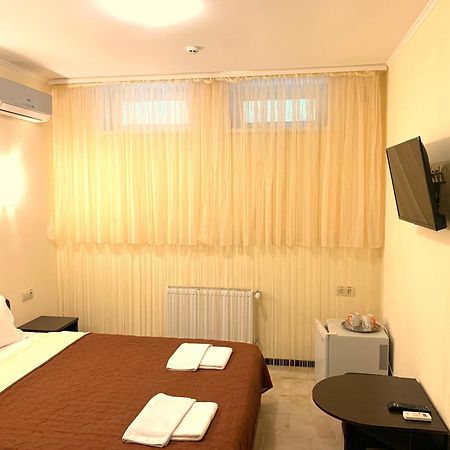 Breeze Hotel Odesa Exterior photo