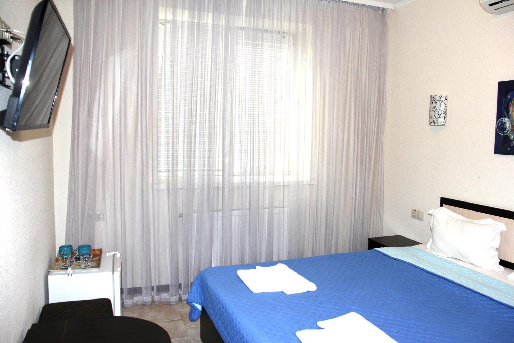 Breeze Hotel Odesa Exterior photo